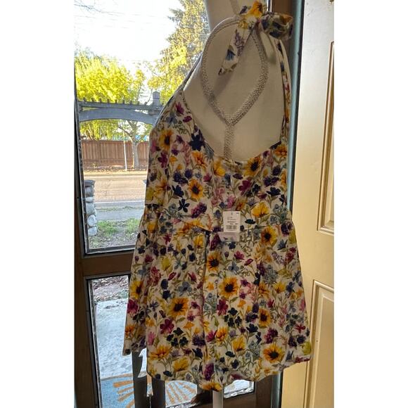 Old Navy Womens Sleeveless XL Flower Top With Tie Shoulder and Ruched Back - Picture 2 of 4